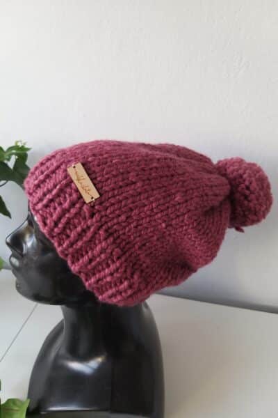 Czapka z pomponem  - Ciemny, stary róż